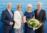 Großes Goldenes Ehrenzeichen der Republik Österreich für Landesrechnungshofdirektorin Edith Goldeband Großes Goldenes Ehrenzeichen der Republik Österreich für Landesrechnungshofdirektorin Edith Goldeband