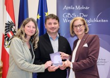 Landeshauptfrau Johanna Mikl-Leitner mit (v.l.) Sonja und Attila Molnár.