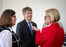 Landeshauptfrau Johanna Mikl-Leitner mit Milena Hrdinkova, Beraterin des tschechischen Premierministers für EU-Angelegenheiten, und dem slowakischen Staatssekretär Marek Estok.