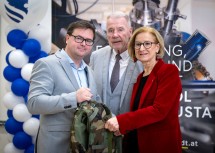 (v.l.) Michael Kitzmantel, Managing Director RHP-Technology GmbH, Bürgermeister Klaus Schneeberger und Landeshauptfrau Johanna Mikl-Leitner.