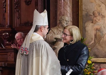 LH Mikl-Leitner bei Bischofsweihe und Amtseinführung von Josef Grünwidl