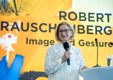 Landeshauptfrau Johanna Mikl-Leitner eröffnete die Rauschenberg-Retrospektive „Image and Gesture“ in der Kunsthalle Krems.