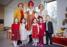 Landeshauptfrau Johanna Mikl-Leitner und Landesrätin Christiane Teschl-Hofmeister betonen die Bedeutung von Nikolausfeiern in NÖ Kindergärten.
