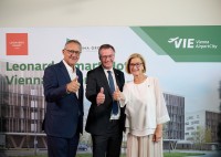 LH Mikl-Leitner gratuliert ausgezeichneter Vienna AirportCity und Wolfgang Scheibenpflug zum „Leader CEO of the Year“