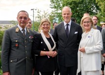 Von links nach rechts: Generalstabschef Rudolf Striedinger, Verteidigungsministerin Klaudia Tanner, der ungarische Verteidigungsminister Kristof Szalay-Bobrovniczky und Landeshauptfrau Johanna Mikl-Leitner.