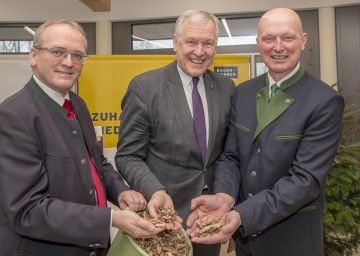 Im Bild von links nach rechts: WAV-Vorstandsdirektor Manfred Damberger, Landesrat Martin Eichtinger und Bürgermeister Siegfried Walch