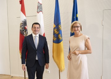 Landeshauptfrau Johanna Mikl-Leitner und Maltas Umweltminister Aaron Farrugia