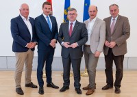 Land NÖ präsentiert Gemeindeunterstützungspaket mit 35 Millionen Euro Land NÖ präsentiert Gemeindeunterstützungspaket mit 35 Millionen Euro