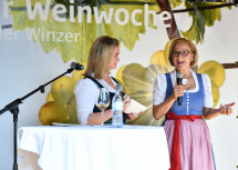 Retzer Weinwoche: Landeshauptfrau Johanna Mikl-Leitner im Gespräch mit Moderatorin Gabi Hiller
