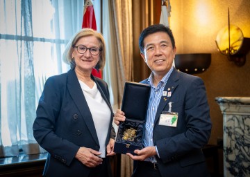 NÖ Wirtschaftsdelegation beim weltweit größten Autobauer Toyota NÖ Wirtschaftsdelegation beim weltweit größten Autobauer Toyota